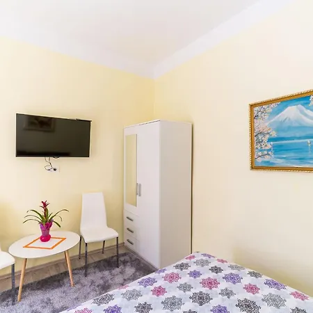 Katja & Lara - Double Lara Dubrovnik