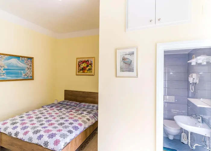 Katja & Lara - Double Lara * Dubrovnik